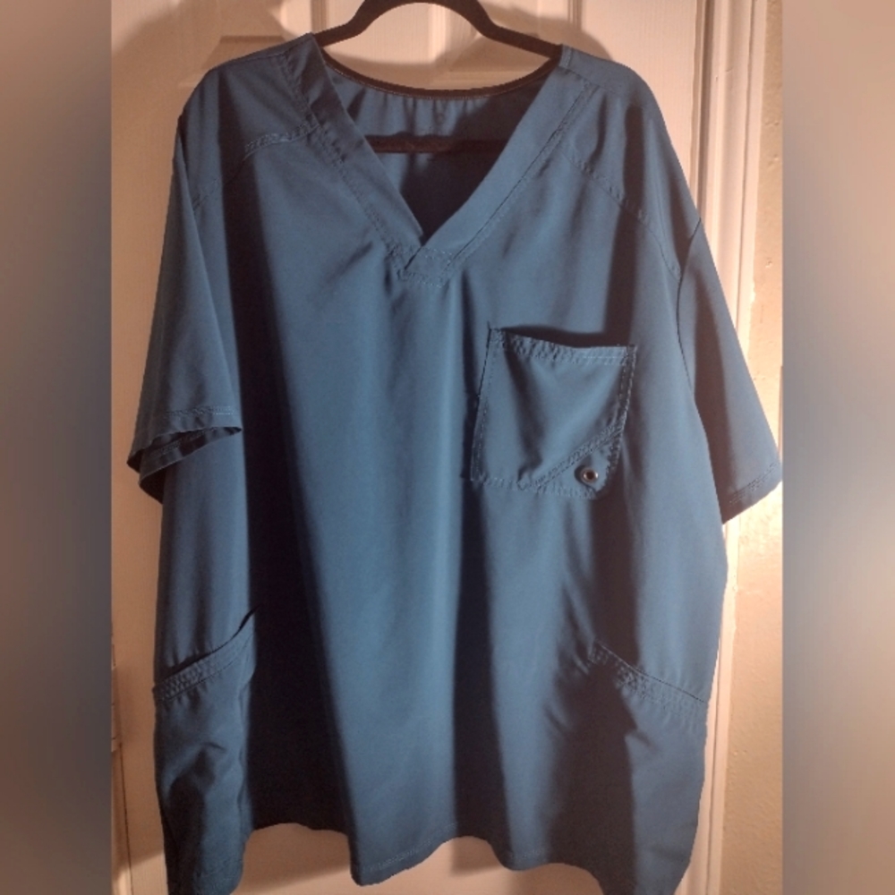 Cherokee Infinity scrub top